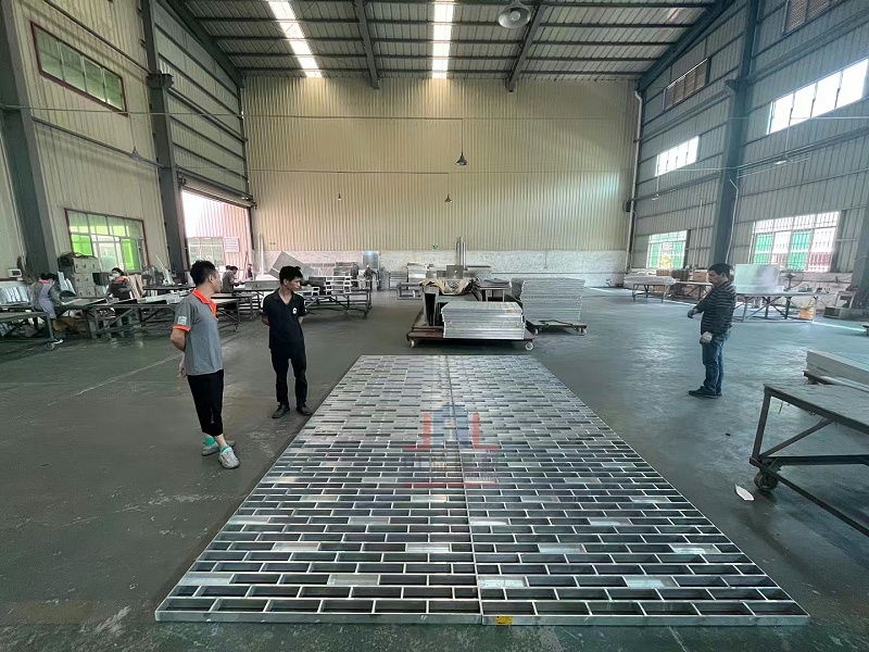 中陆建材铝屏风的制作工艺展示
